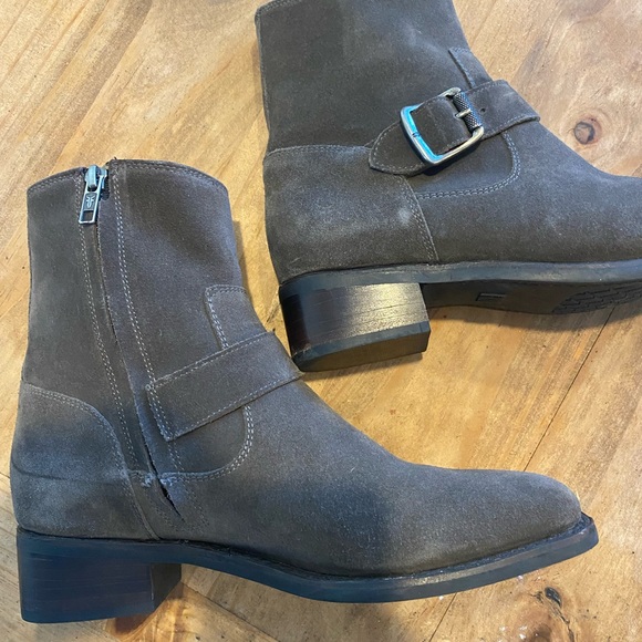 Frye Suede Harness Ankle Boots Gray Buckle Moto Style Women’s Size 8 B - Picture 6 of 13